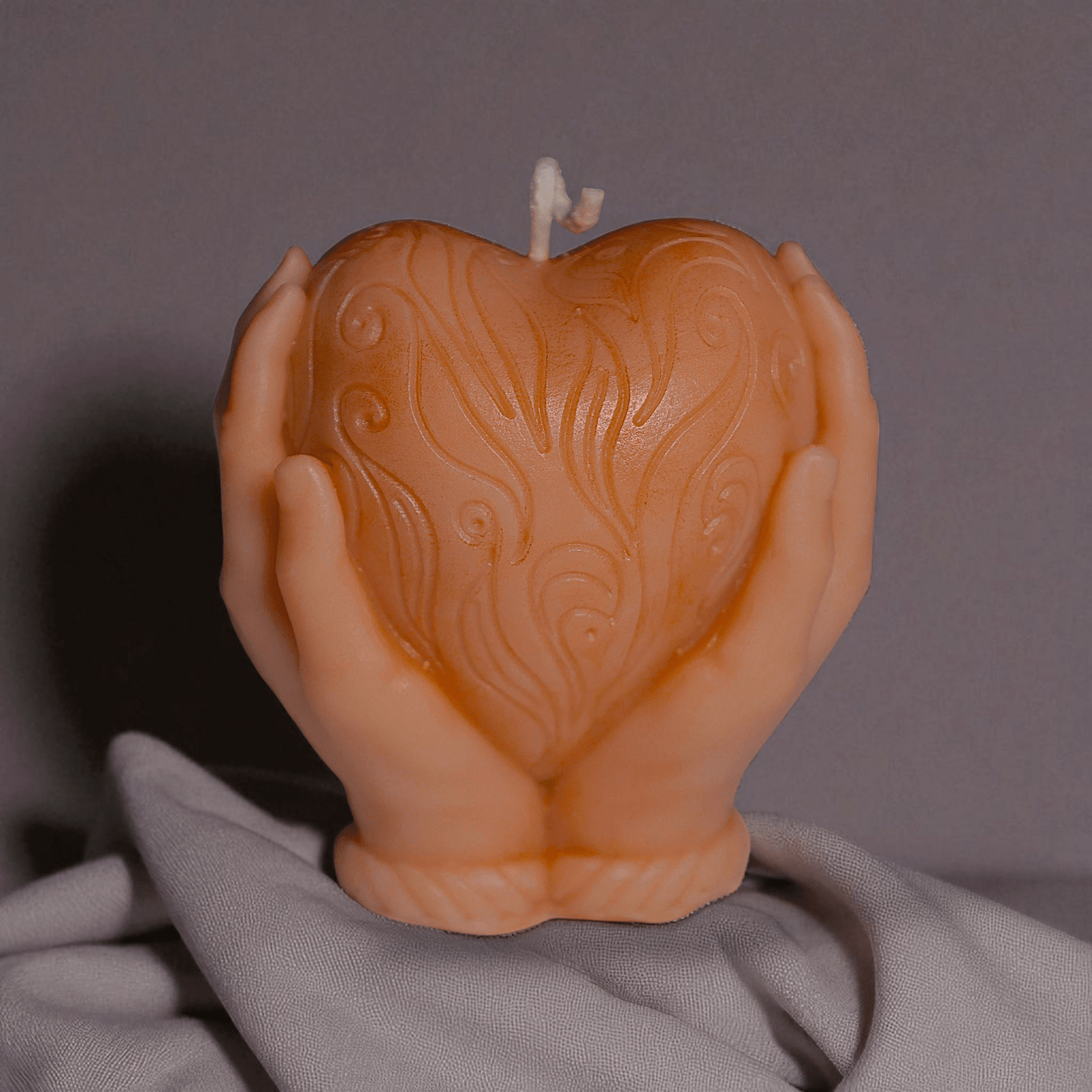 Rose Embrace Heart Candle - Image 2
